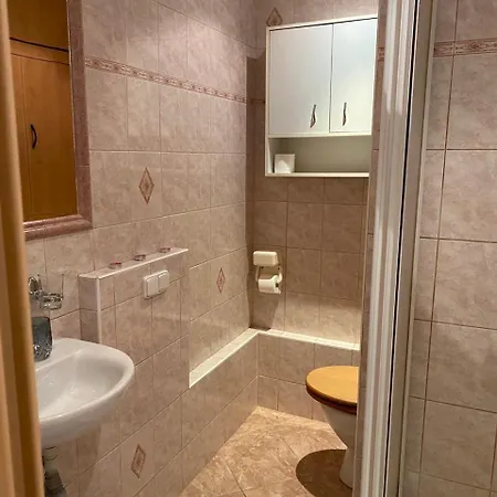 Apartmán 2kk U Fakultní Nemocnice Volné Parkovaní
